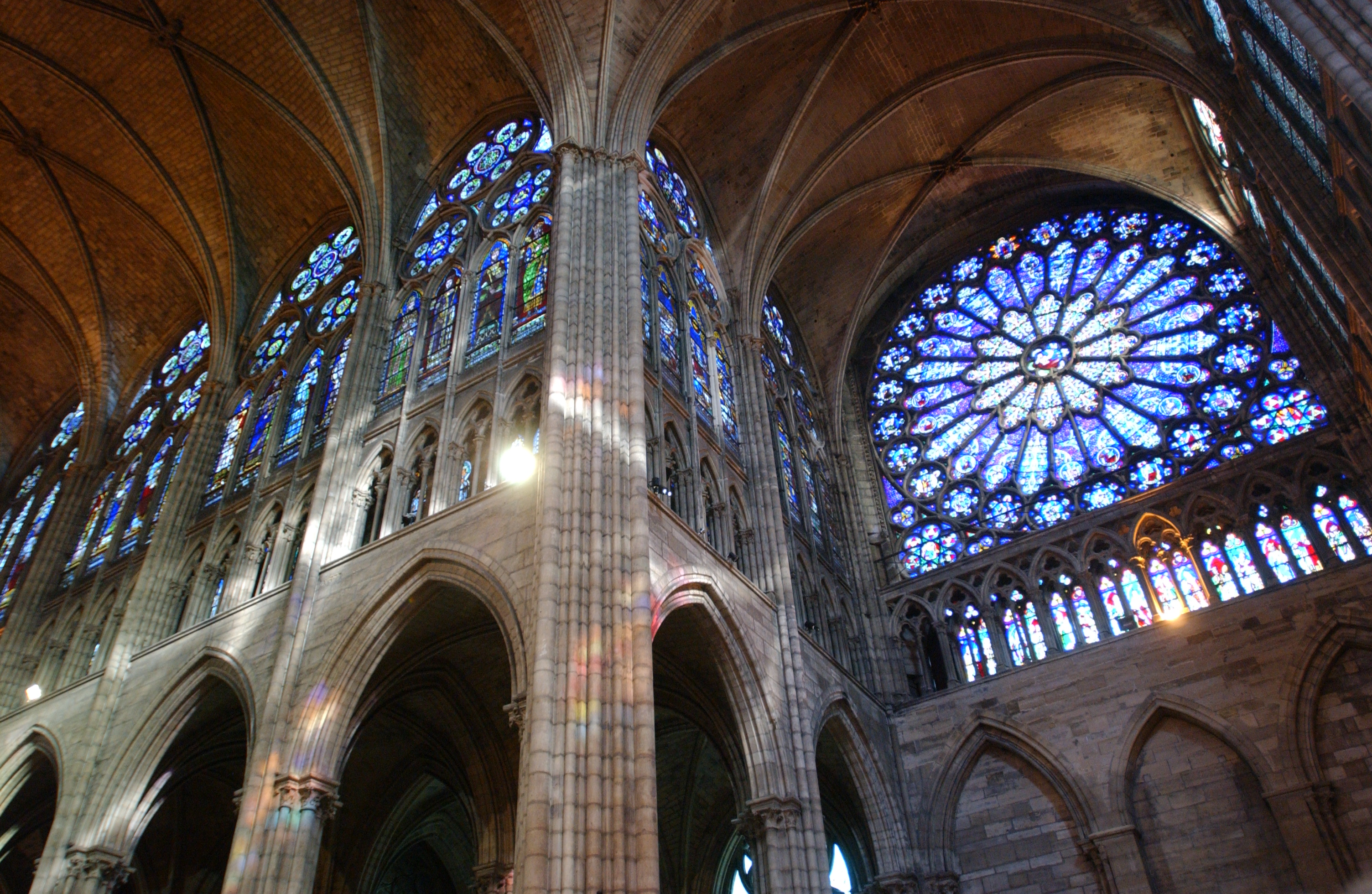 Basilique ຂອງເທດຕາເວັນ - Saint-Denis | Secret World Trip Planner