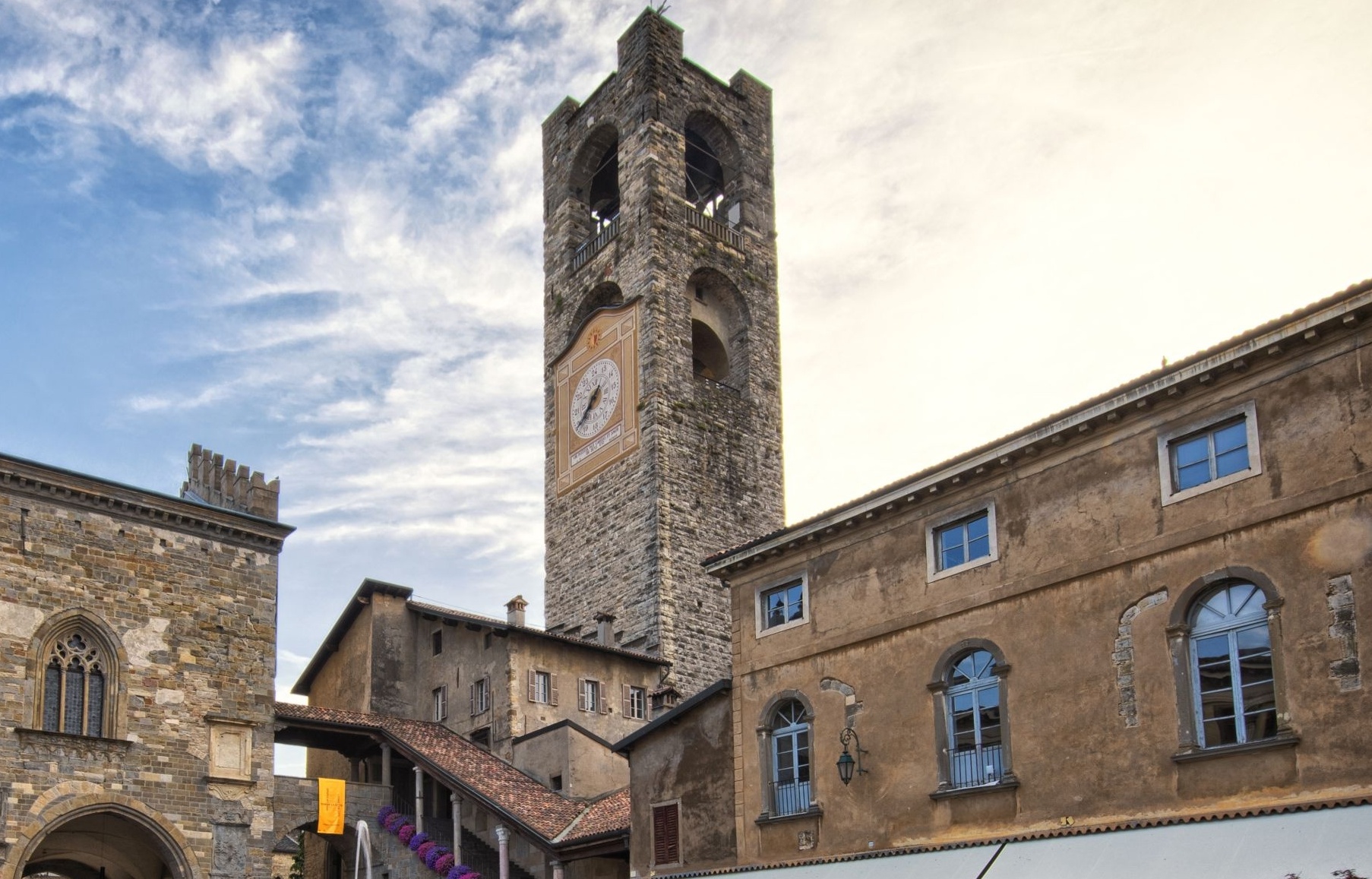 Bergame et la Campanone - Bergamo | Secret World Trip Planner