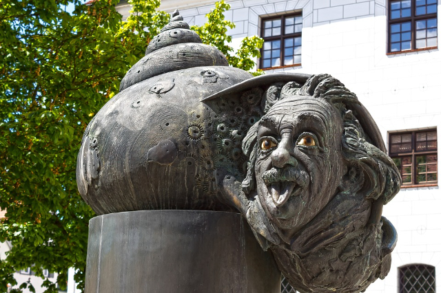 Fonte de Einstein - Ulm | Secret World Trip Planner