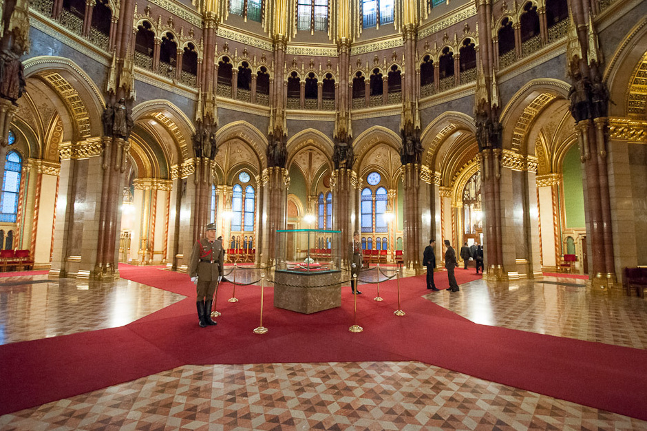 Kubah Dewan dan hungary mahkota permata - Budapest | Secret World Trip Planner