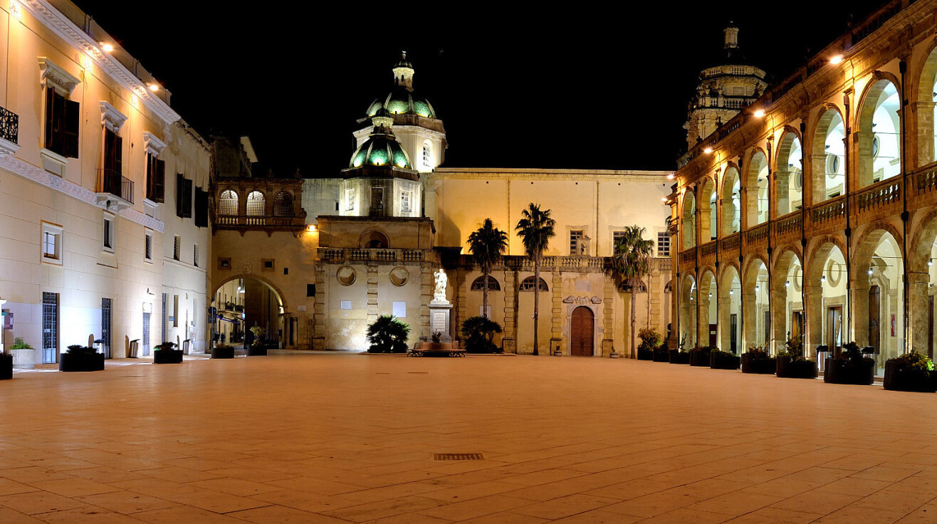Piazza della Repubblica e Cattedrale del SS. Salvatore - Mazara del Vallo | Secret World Trip Planner