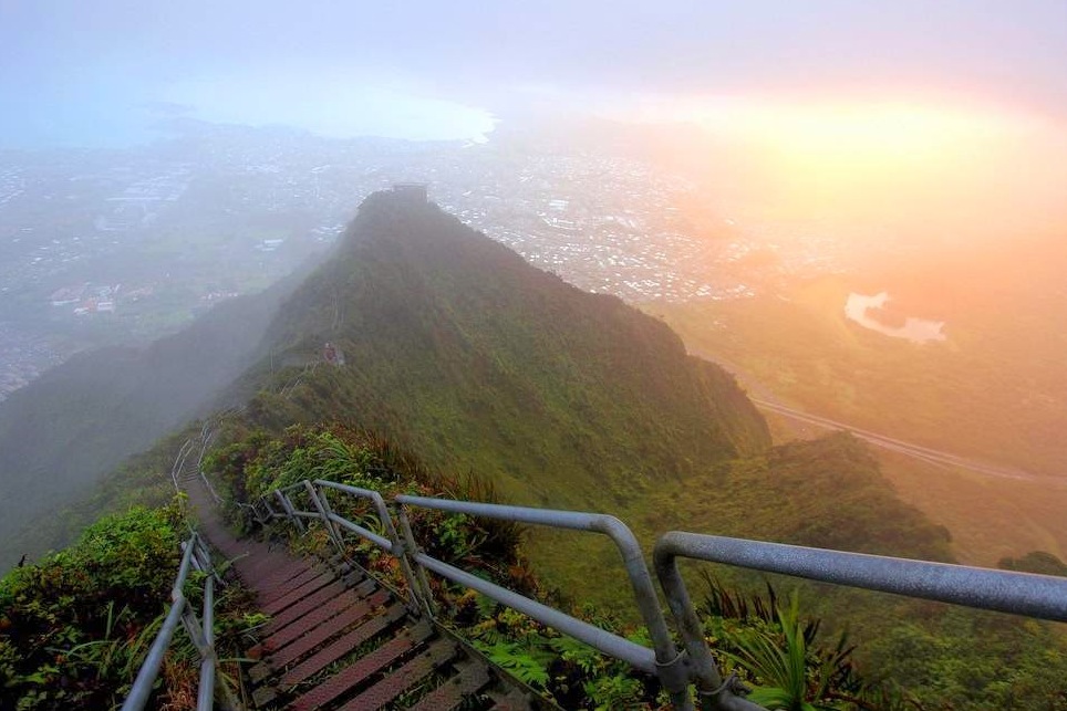 La randonnée de l'Escalier vers le ciel - Kaneohe | Secret World Trip Planner