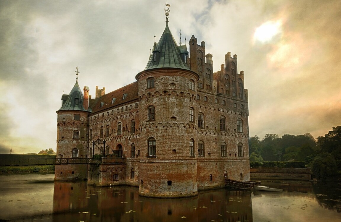 Egeskov Castle in the island of Funen — Kværndrup