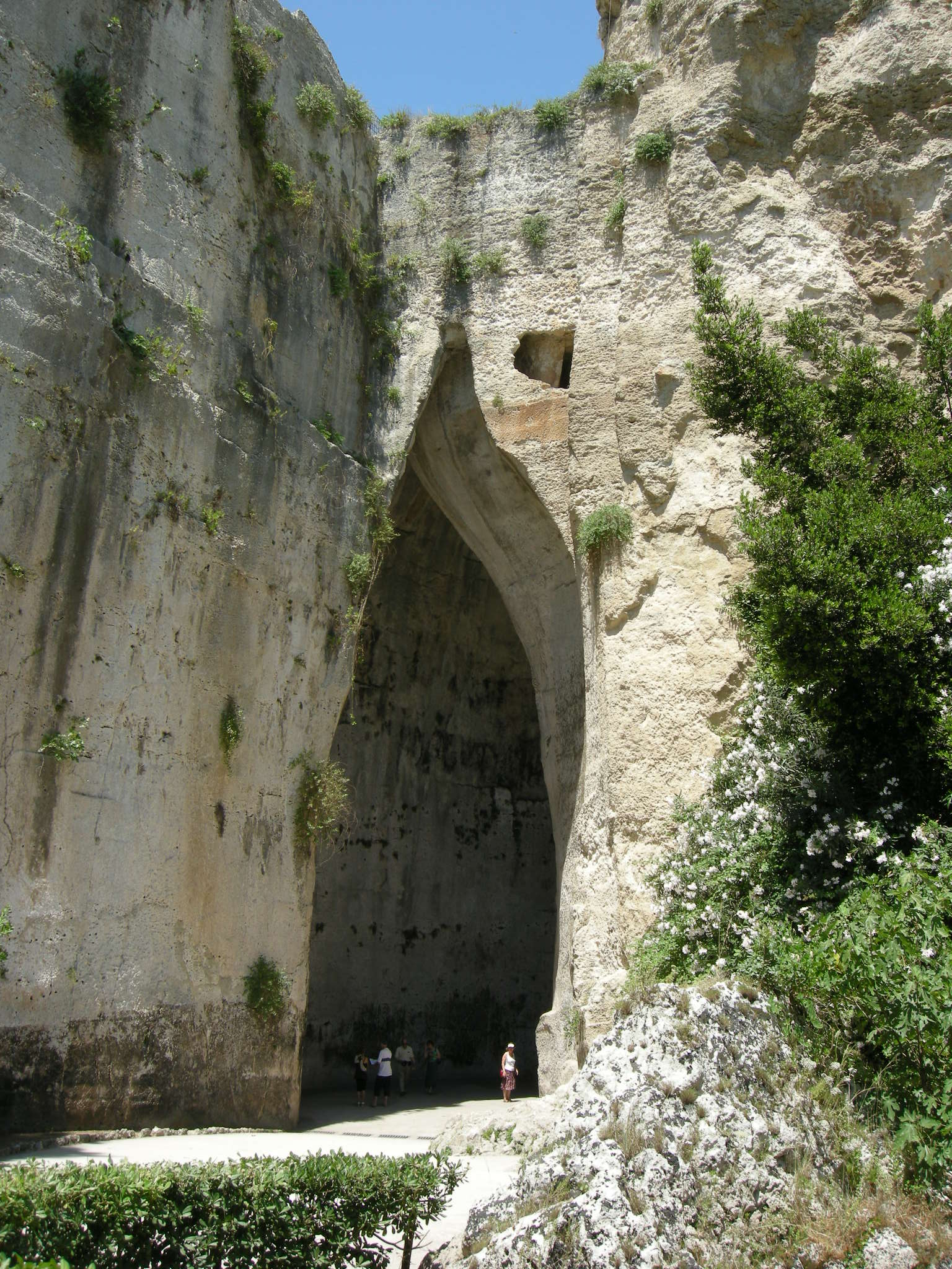 Dioniso ausis - Provincia di Siracusa | Secret World Trip Planner