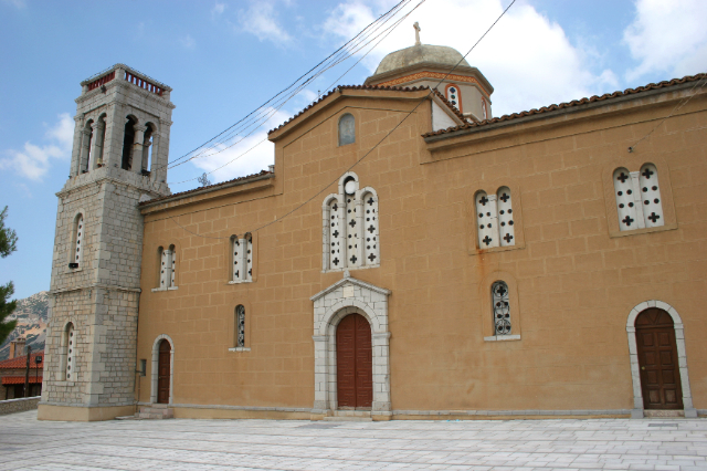 La chiesa di Agios Georgios ad Arachova - Arachova | Secret World Trip Planner