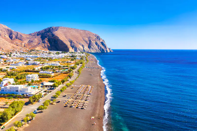 Paralia Perissa: sopečné dílo v černém písku na Santorini - Paralia Perissa | Secret World Trip Planner
