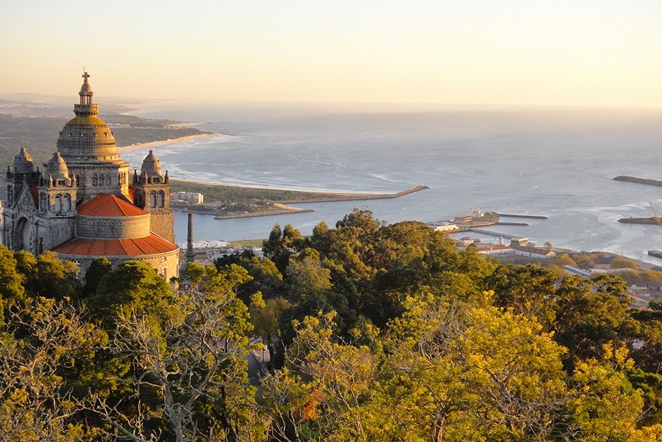 Viana do Castelo and the raging Atlantic waves — Viana do Castelo