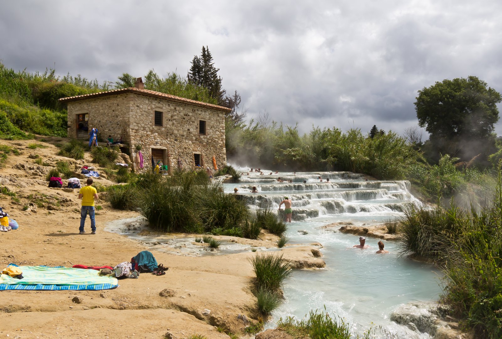 Saturnijos malūno kriokliai - Via della Follonata | Secret World Trip Planner