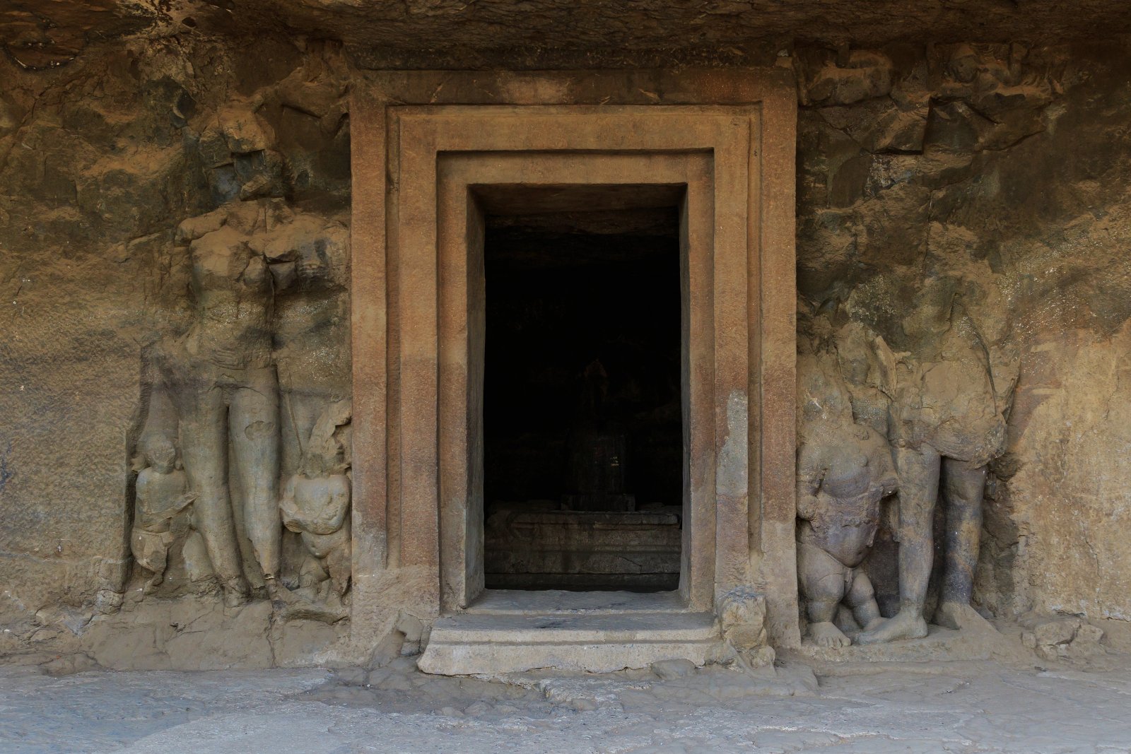 The island of Elephanta (Gharapuri) - the Cave Town - Navi Mumbai | Secret World Trip Planner