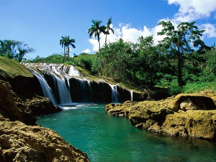 The waterfalls and natural pools at El Nicho — El Nicho