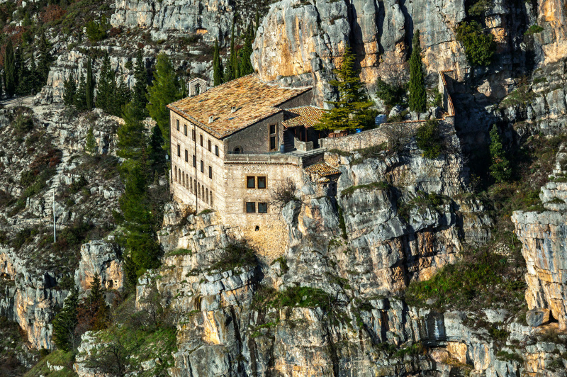 Селестинианский отшельник Сант-Онофрио-Ал-Морроне - Sulmona | Secret World Trip Planner