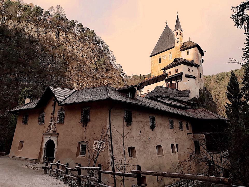 Ẩn thất San Romedio - San Romedio | Secret World Trip Planner