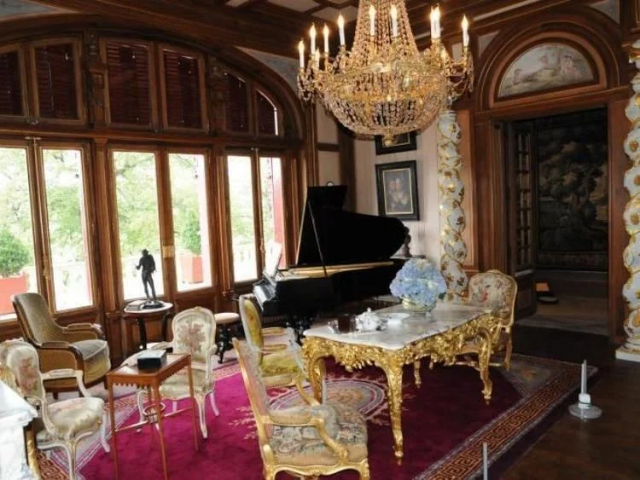 ພິພິທະພັນ Louis Mantin - Moulins | Secret World Trip Planner