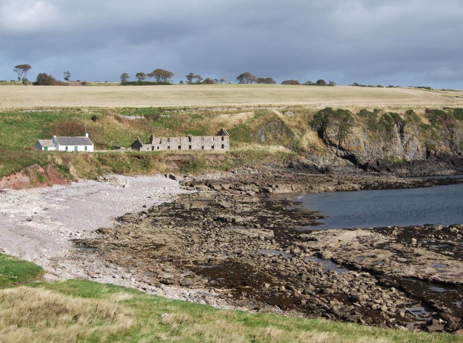 Montrose: Boddin Point on Lunan Bay - Balkellie Cottages | Secret World Trip Planner
