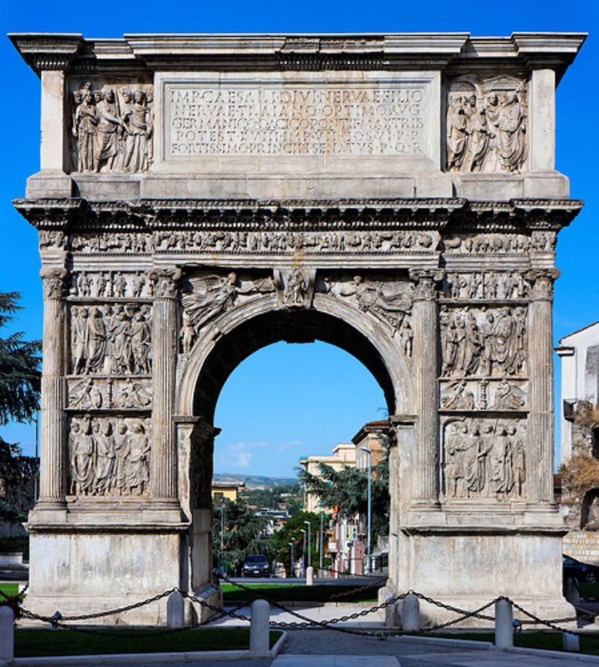 Arco de Traxano - Benevento | Secret World Trip Planner