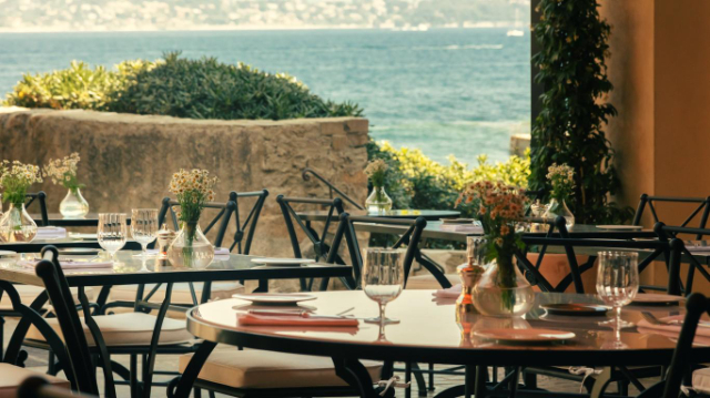 হোটেল রেস্তোরাঁ লা পোঞ্চে - Saint-Tropez | Secret World Trip Planner
