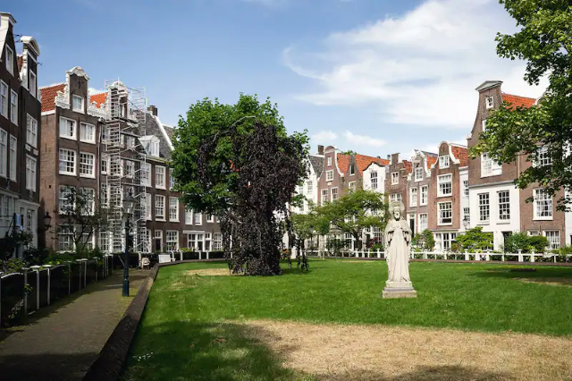 بگینهوف - Amsterdam | Secret World Trip Planner