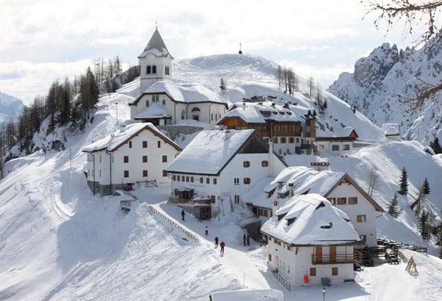Svatyně hory Lussari - Monte lussari | Secret World Trip Planner