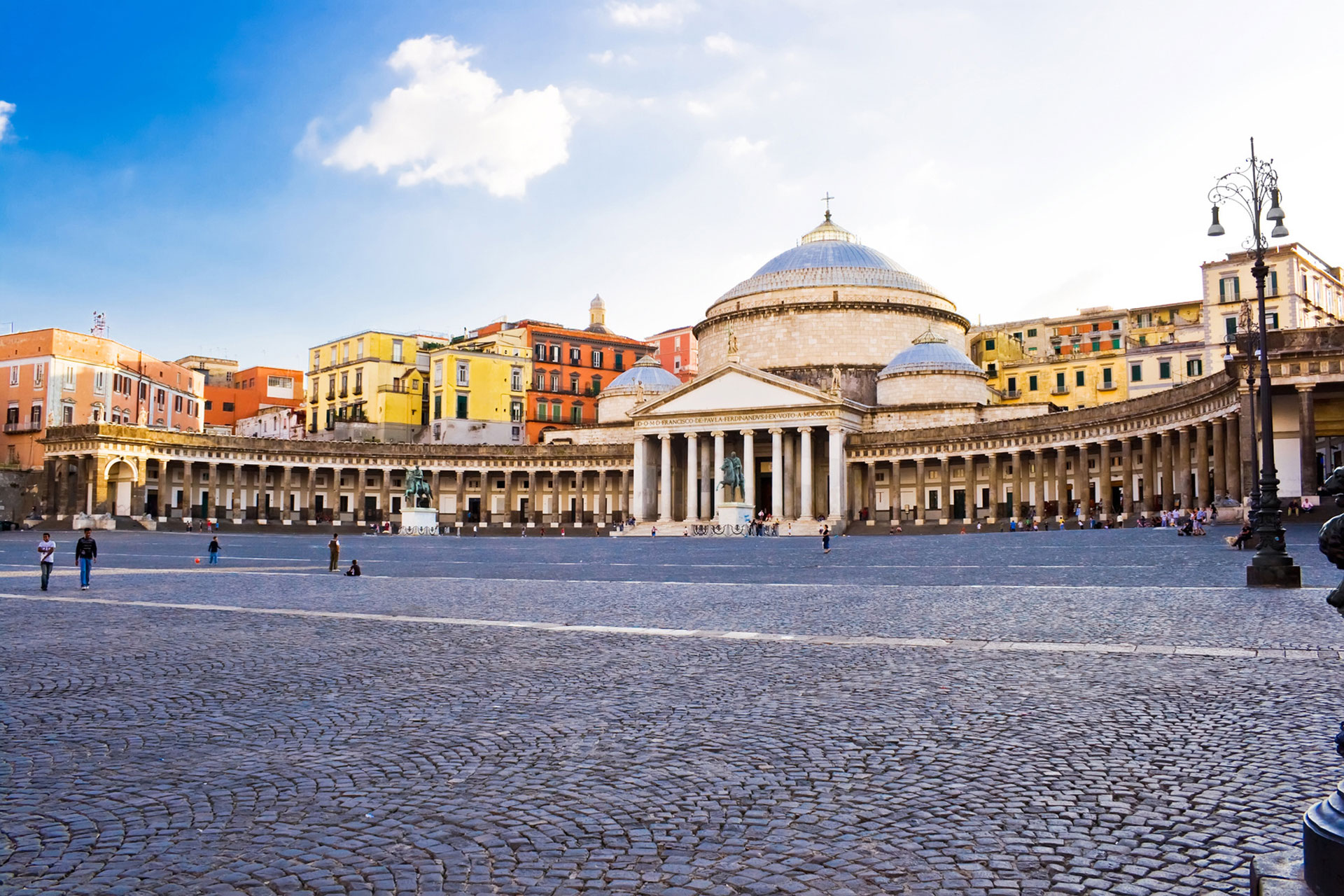 Plebiscite Square - Napoli | Secret World Trip Planner