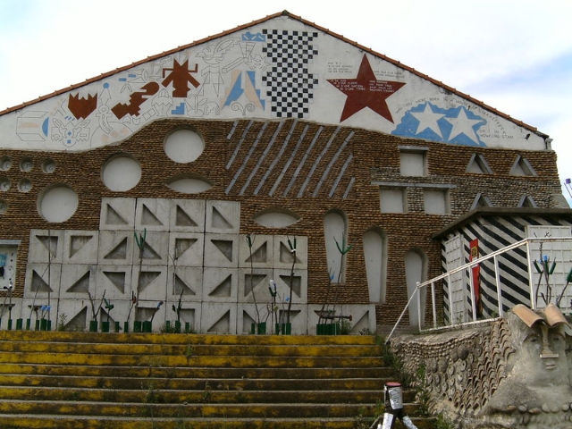 Muzium Seni Moden Saint Just d'Ardèche - Saint-Just-d'Ardèche | Secret World Trip Planner