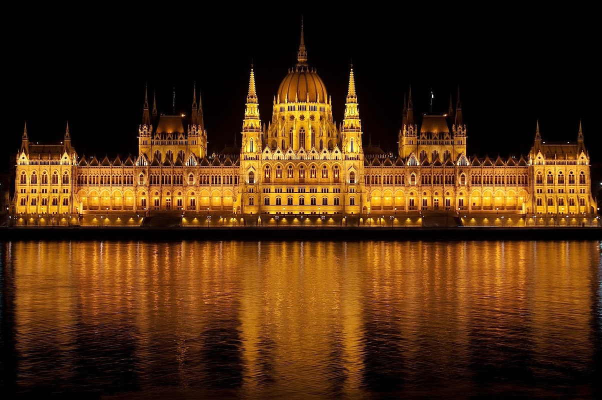 Budapest: Magyarország Parlament épülete - Budapest | Secret World Trip Planner