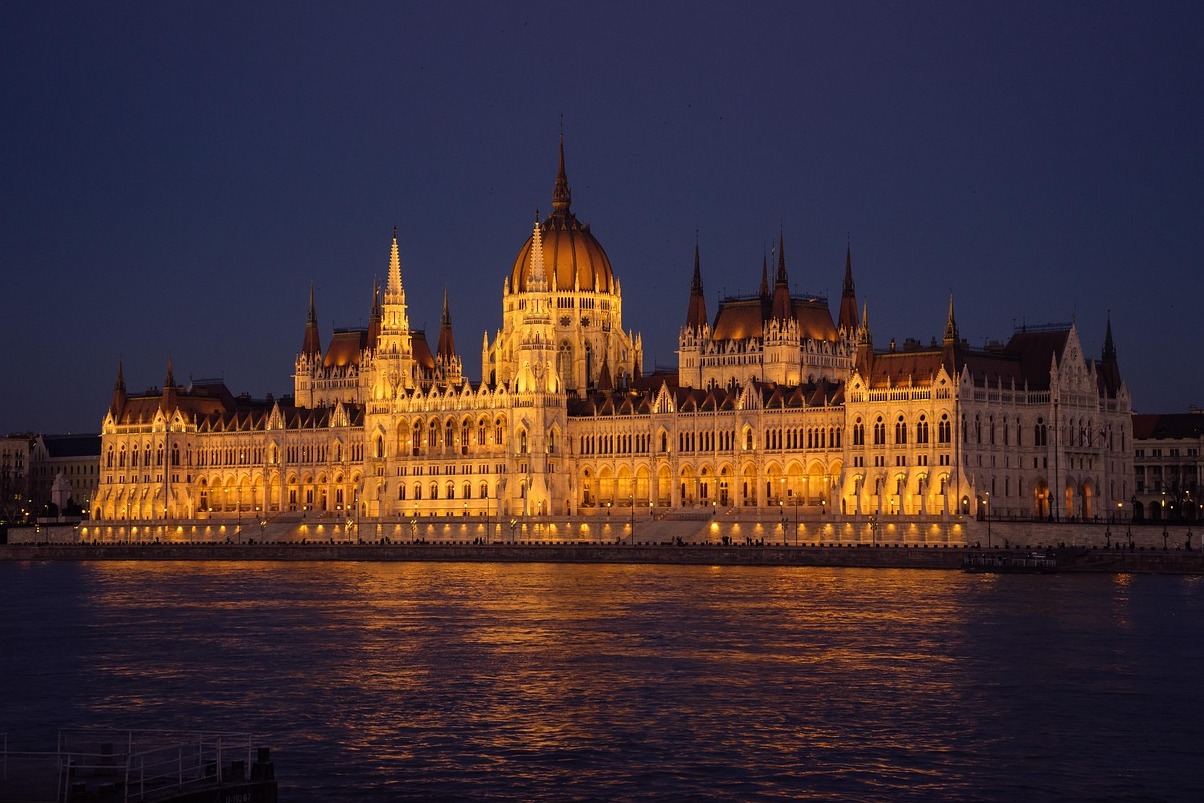 Budapest: Magyarország Parlament épülete - Budapest | Secret World Trip Planner