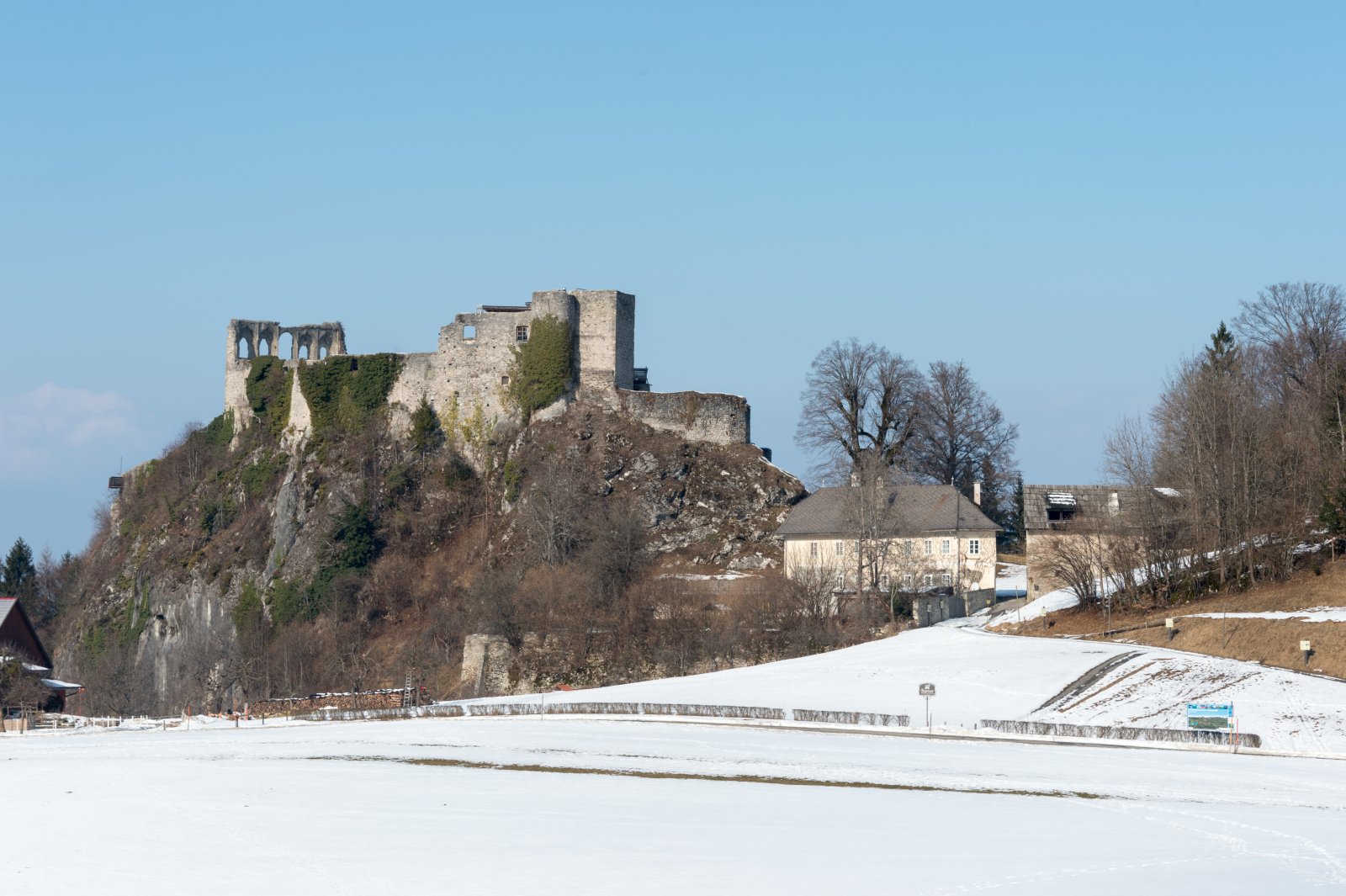 Hrad Finkenstein - Burgruine Finkenstein | Secret World Trip Planner