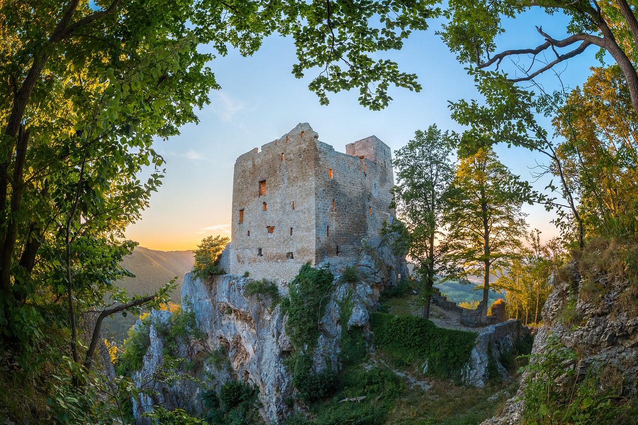 Les ruïnes del Castell Gösting - Graz | Secret World Trip Planner