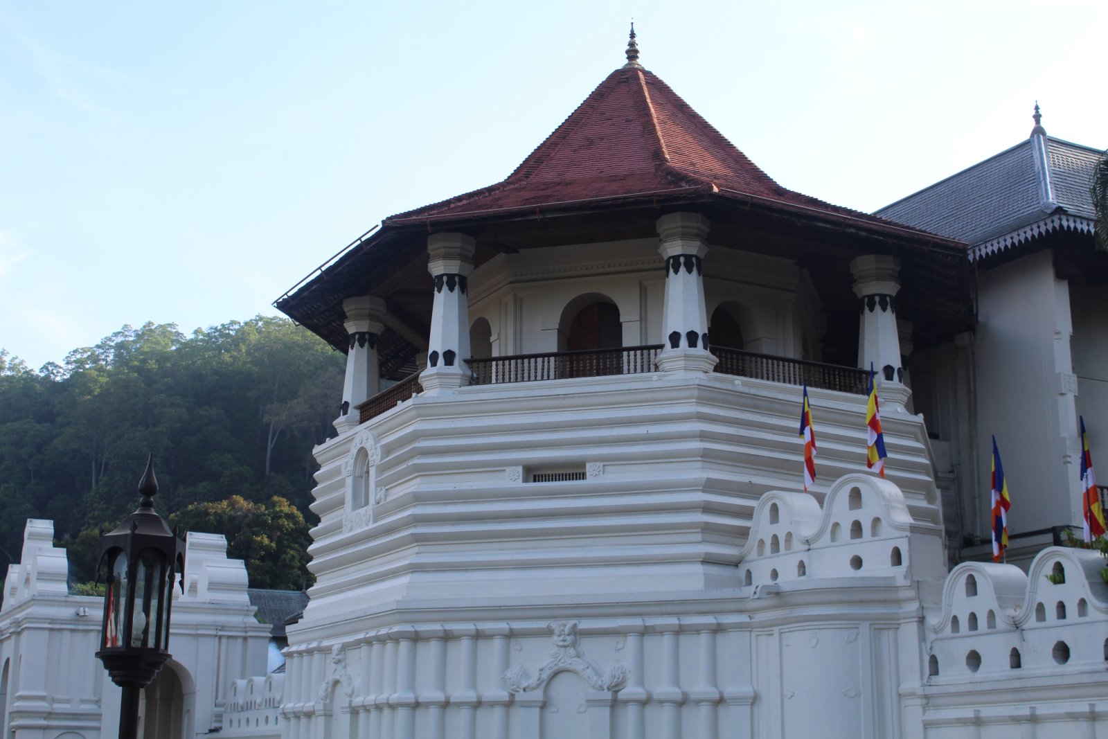 Sri Dalada Maligawa ( Temple de la relique dentaire sacrée ) - Kandy | Secret World Trip Planner