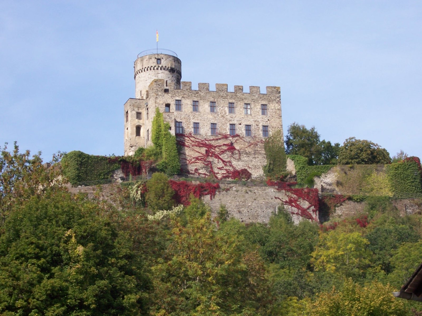 Burg Pyrmont - Roes | Secret World Trip Planner