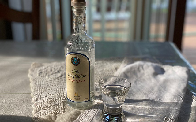 Ouzo, um ícone da cultura grega - Athina | Secret World Trip Planner