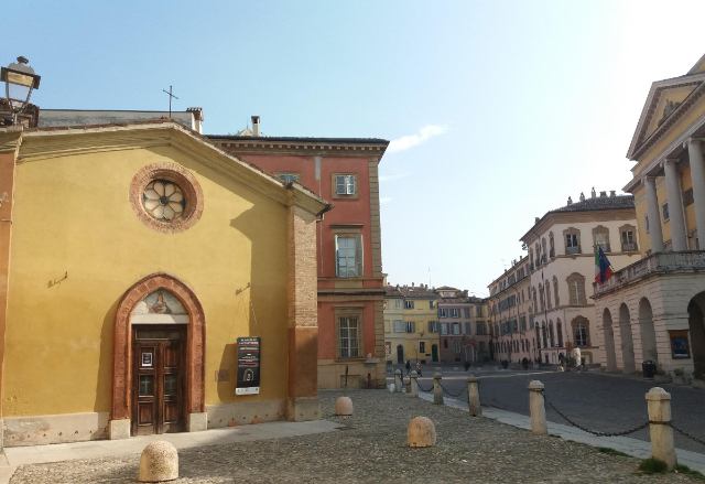 Eaglais Santa Maria i Cortina agus a Thobar - Piacenza | Secret World Trip Planner