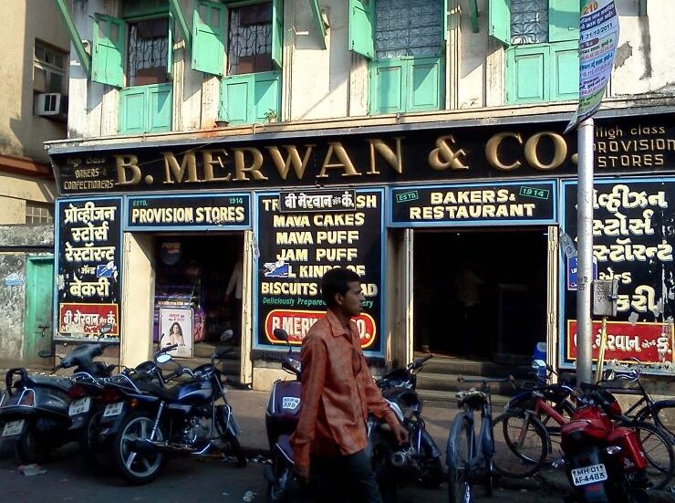 اس ایرانی کیفے Merwan اینڈ کمپنی - Mumbai | Secret World Trip Planner