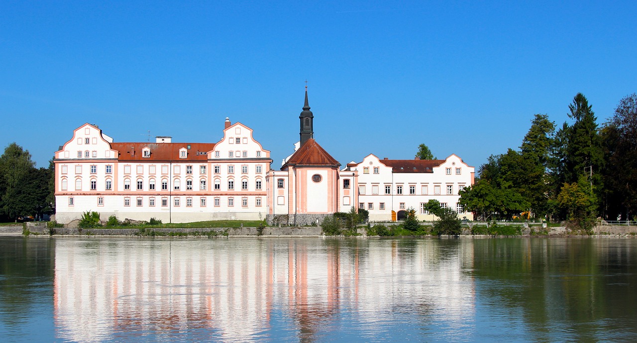 Castello di Neuhaus - Paderborn | Secret World Trip Planner