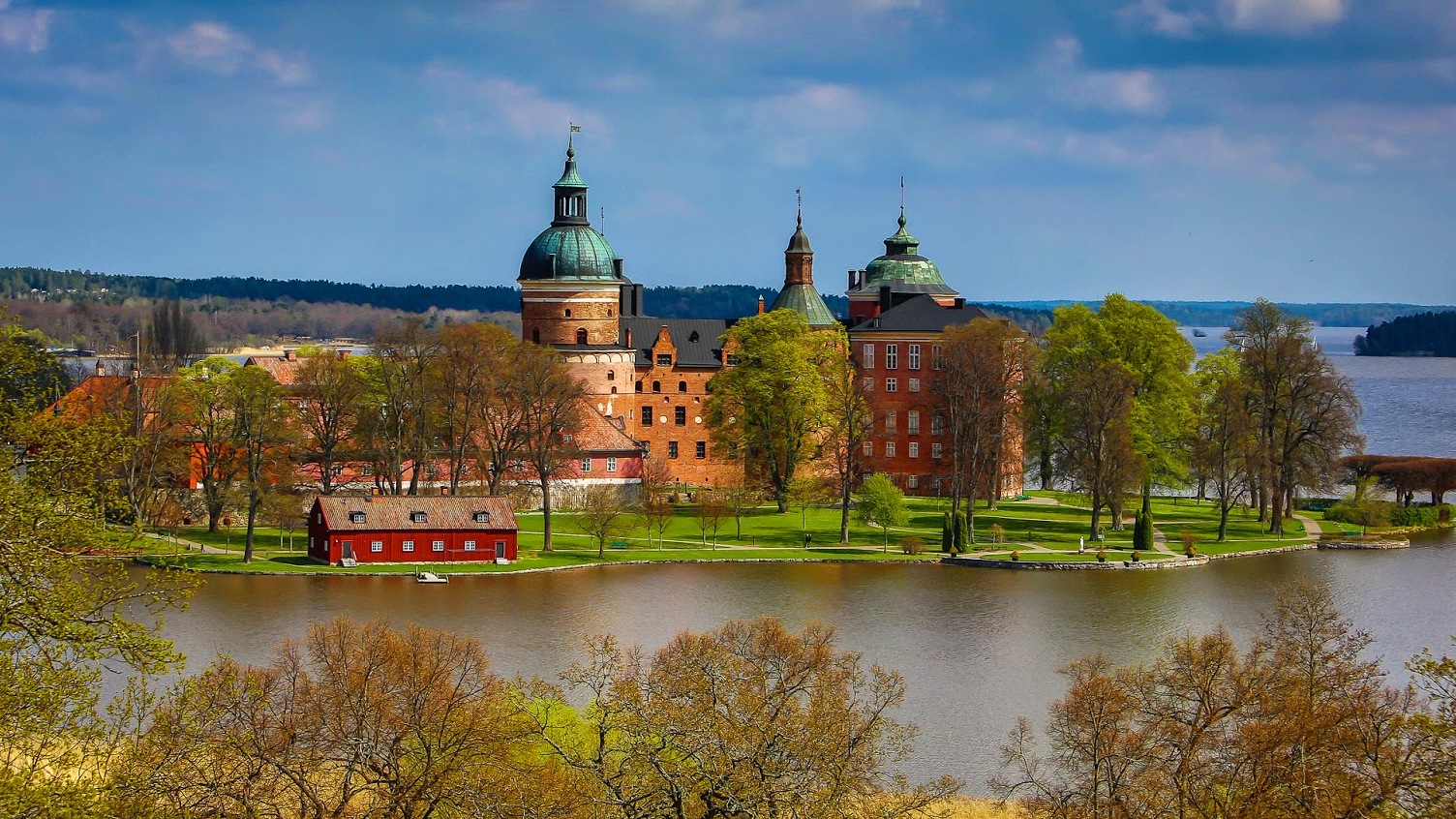 Castello di Gripsholm sulle rive del lago Mälaren - 647 31 Mariefred | Secret World Trip Planner