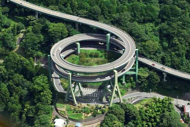 Giappone | Kawazu-Nanadaru Loop Bridge — Kamo District