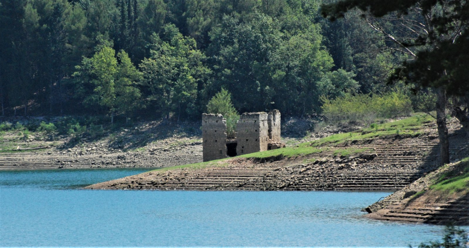 Basilicata: Pertusillo Ezers - Lago del Pertusillo | Secret World Trip Planner