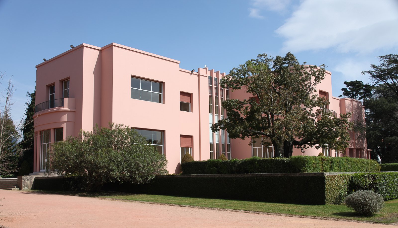 Porto: Casa de Serralves è una graziosa proprietà Art Déco - Porto | Secret World Trip Planner