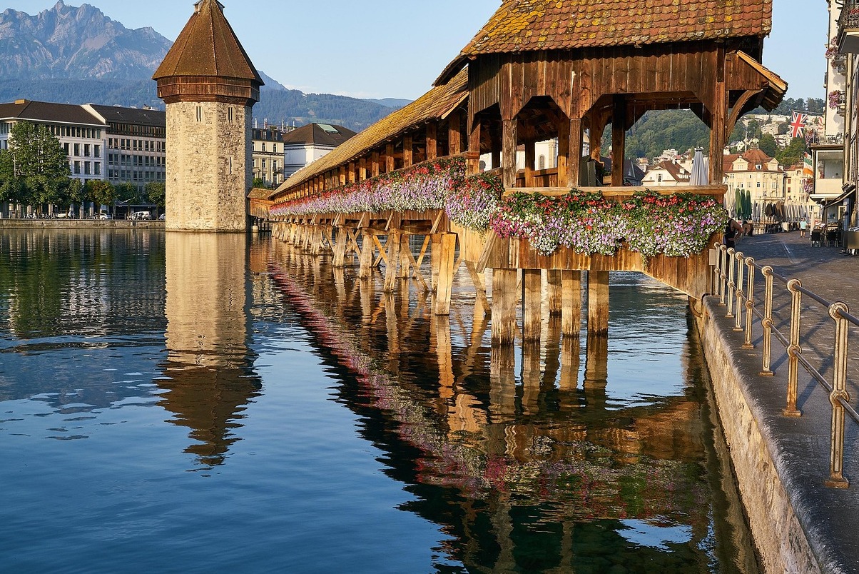 Luzern: Kapellbrücke (literally, Chapel Bridge) - Luzern | Secret World Trip Planner