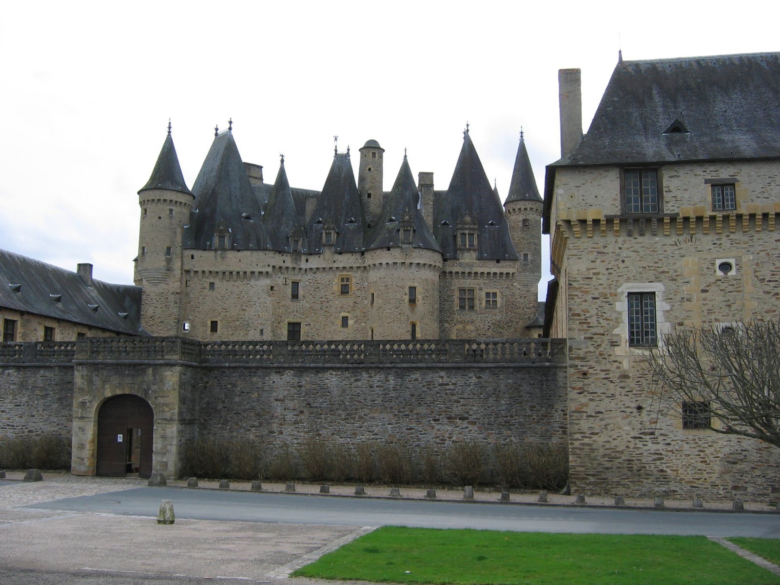 Chateau de Jumilhac - Jumilhac-le-Grand | Secret World Trip Planner