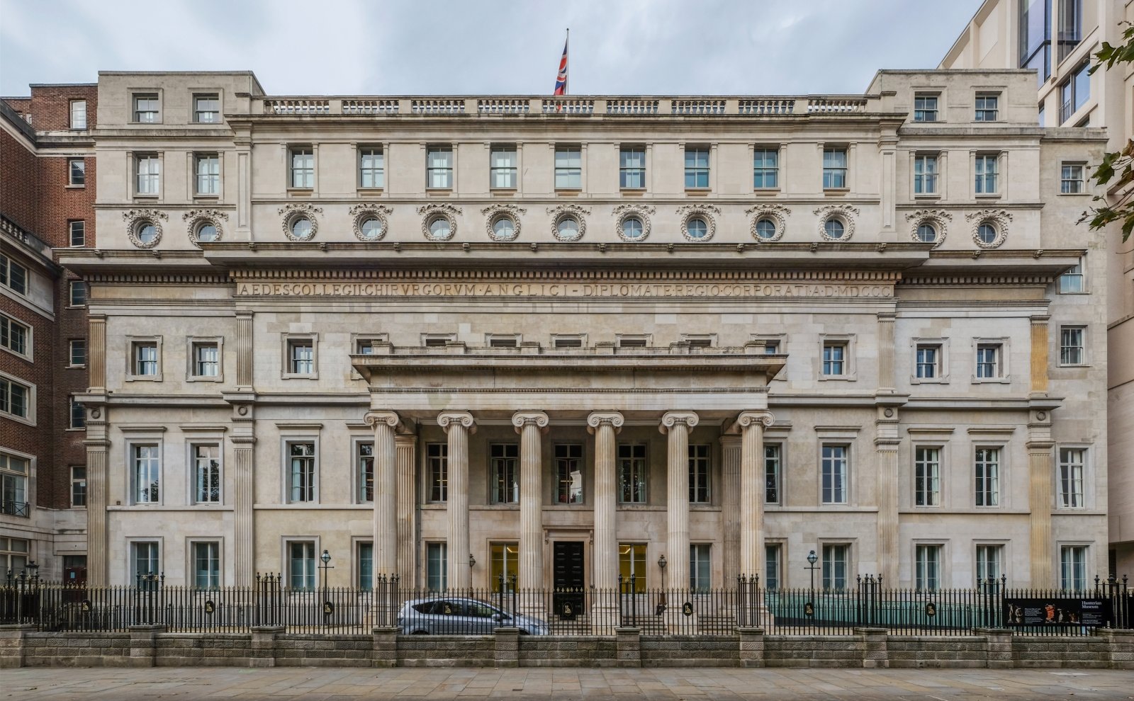 Muzeu Hunterian  - 35-43 Lincoln's Inn Fields | Secret World Trip Planner