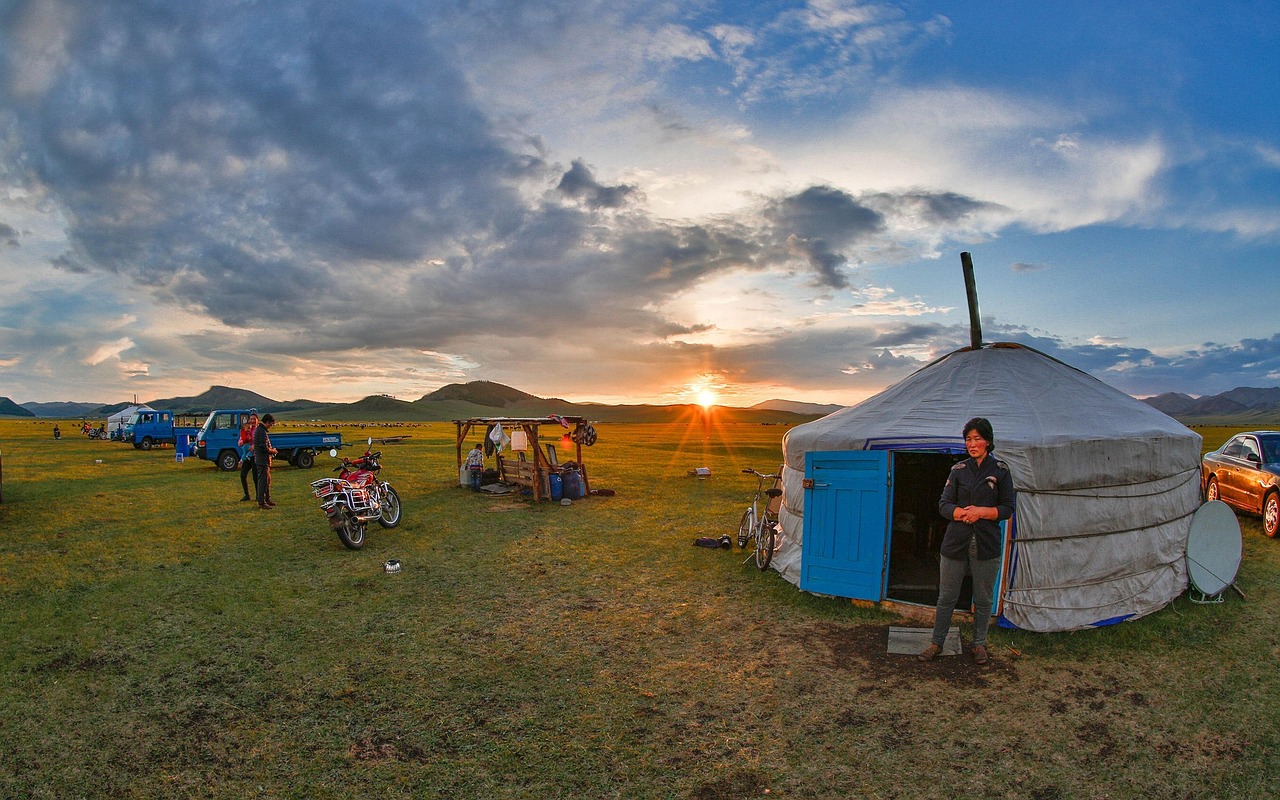 Bayan zag (Flaming Cliffs) - Mongolia - Bajanzag | Secret World Trip Planner