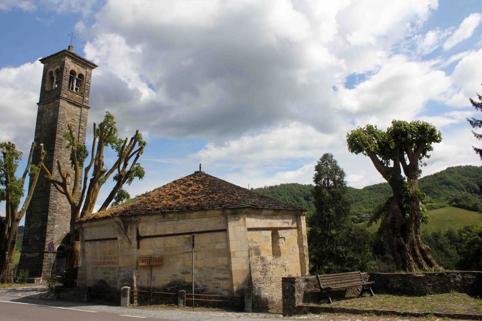 Serravalle کے پیرش چرچ - Varano de' Melegari | Secret World Trip Planner