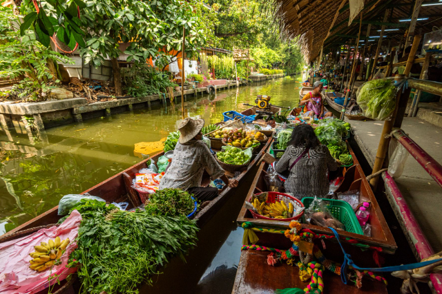 Marché flottant de Khlong Lat Mayom - Khet Taling Chan | Secret World Trip Planner