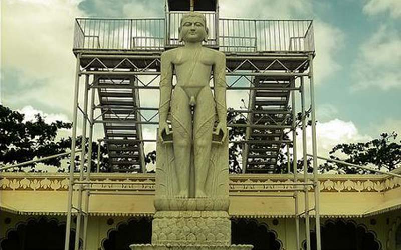 Indore e la statua di 21 piedi di Gomateshwar - Indore | Secret World Trip Planner