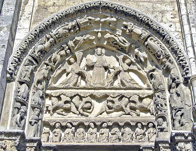चार्टर्स कॅथेड्रल राशिचक्र चिन्हे - Chartres | Secret World Trip Planner