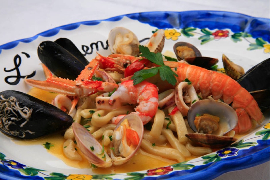 Scialatielli dengan makanan laut - Costiera amalfitana | Secret World Trip Planner