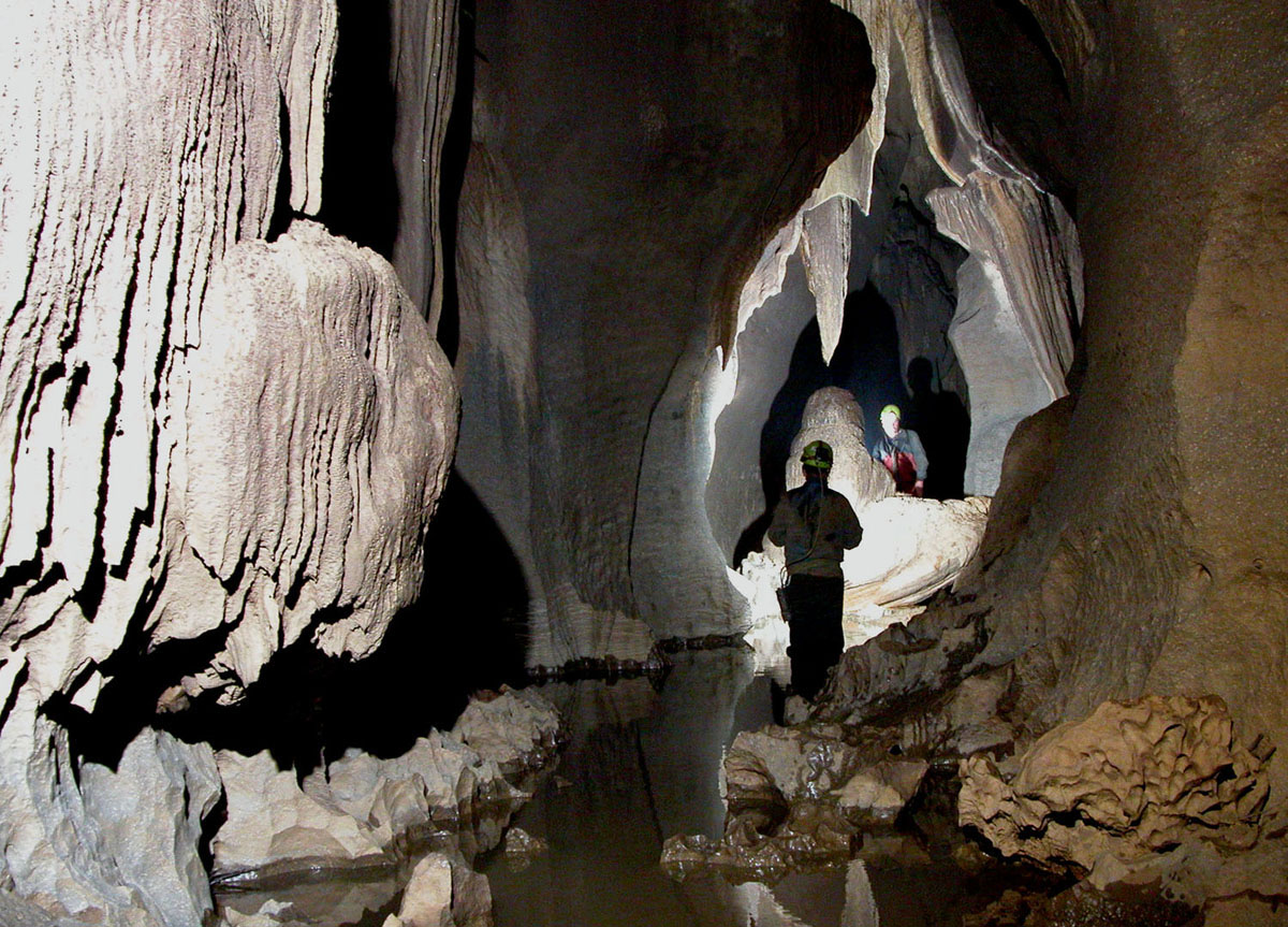 Krem Liat Prah, la grotta naturale più lunga dell'India - Meghalaya | Secret World Trip Planner