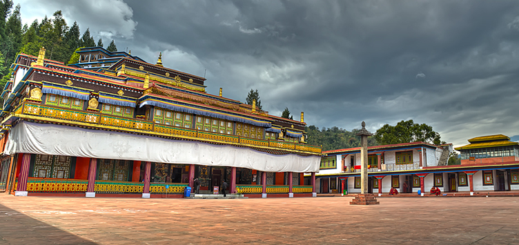 Das buddhistische Kloster Rumtek, das größte in Sikkim - Monastero di Rumtek | Secret World Trip Planner