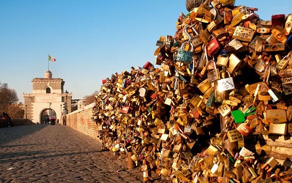Ponte Milvio ni samo rimski najstarejši most. - Roma | Secret World Trip Planner